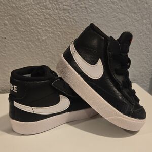 Nike Kids' Blazer Mid '77 Sneaker